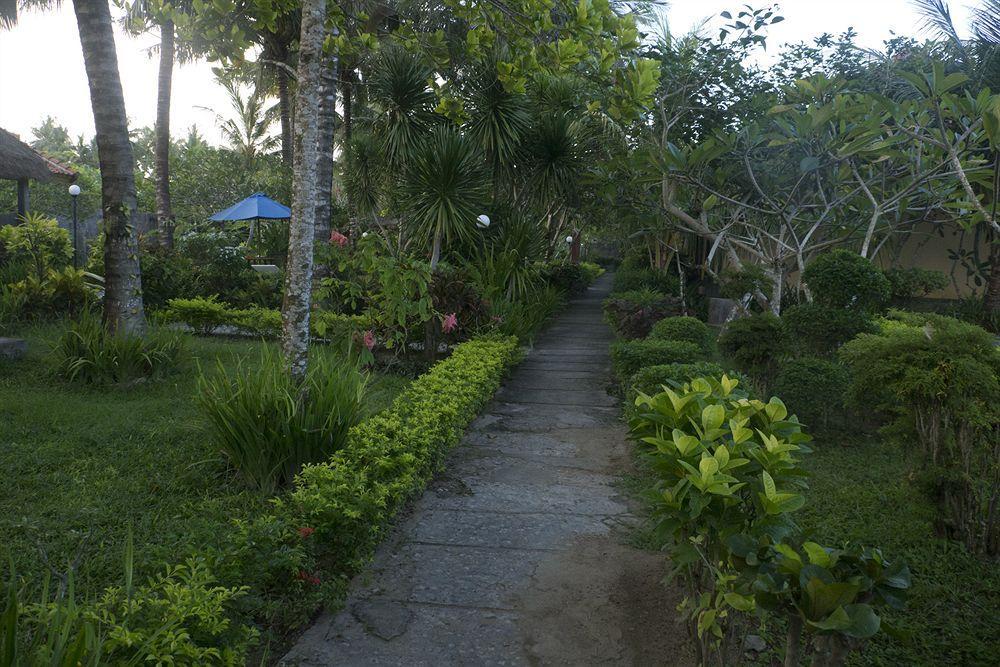 Segara Anak Bungalow & Restaurant Hotel Kuta  Exterior photo