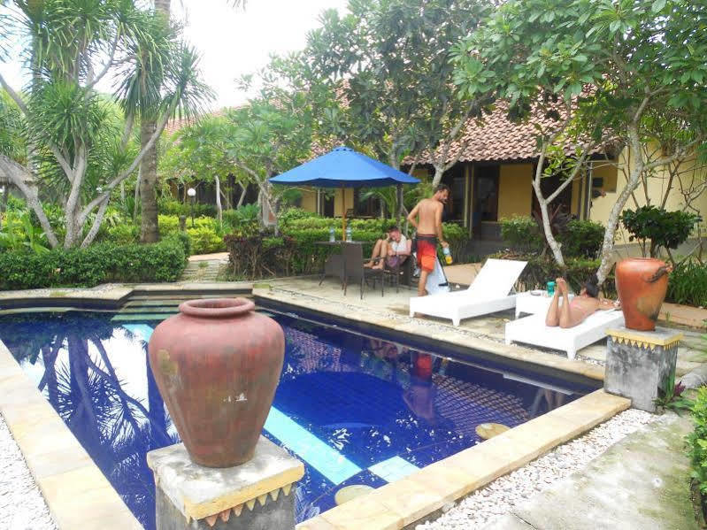 Segara Anak Bungalow & Restaurant Kuta  Exterior photo
