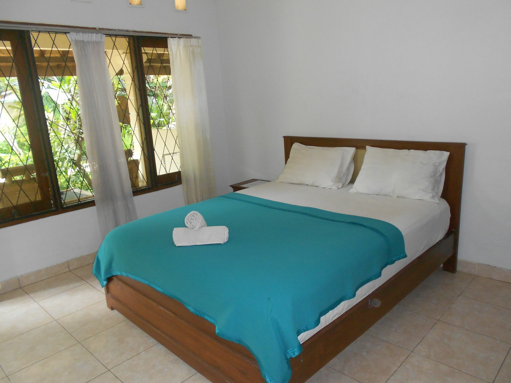 Segara Anak Bungalow & Restaurant Kuta  Exterior photo