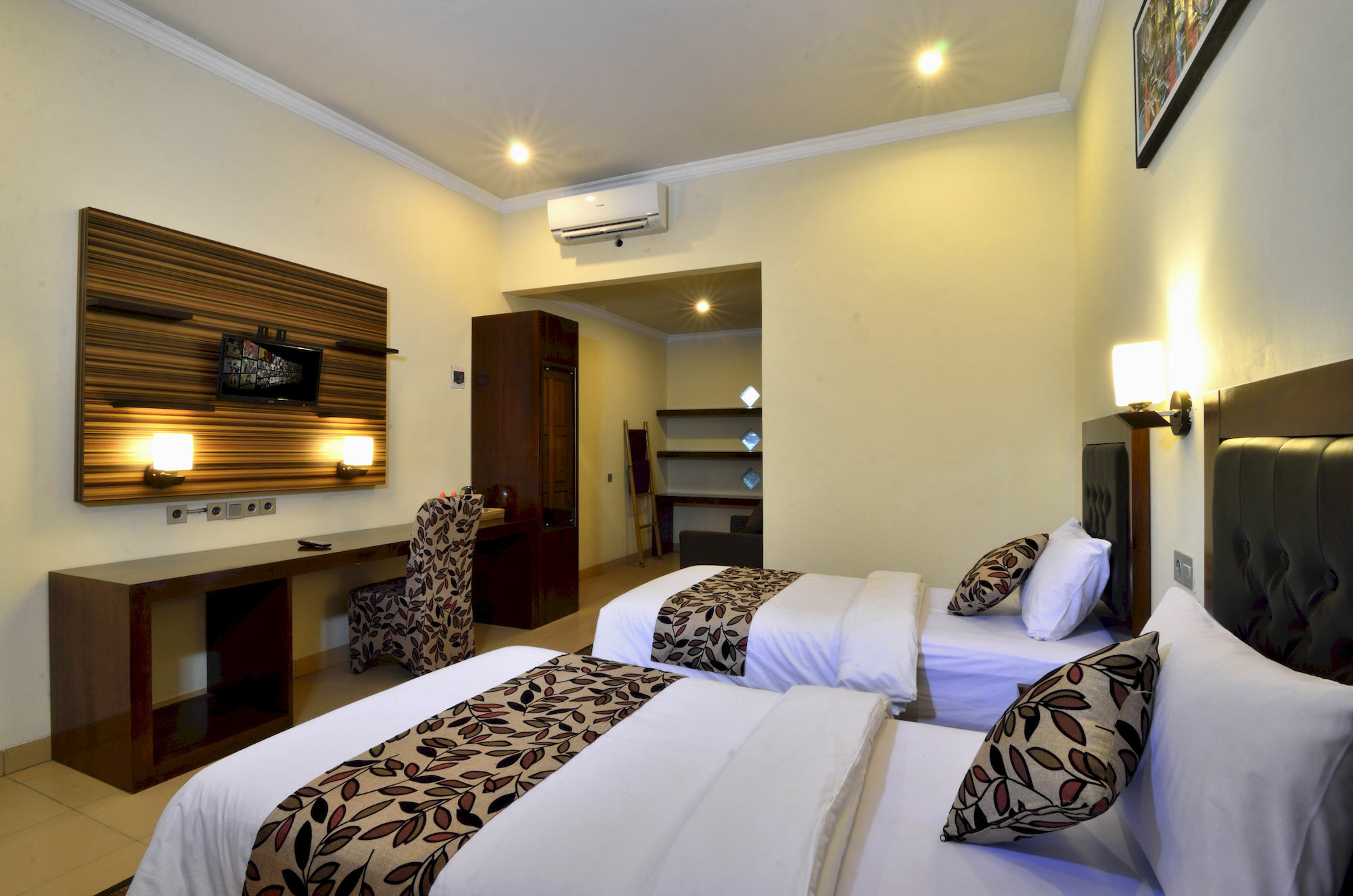 Segara Anak Bungalow & Restaurant Kuta  Exterior photo