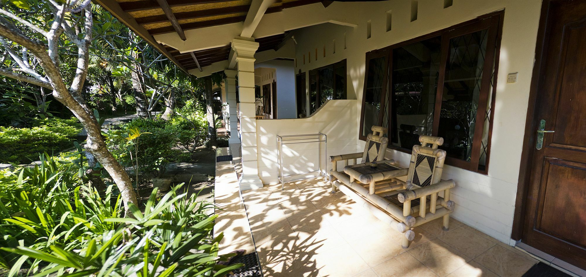 Segara Anak Bungalow & Restaurant Kuta  Exterior photo