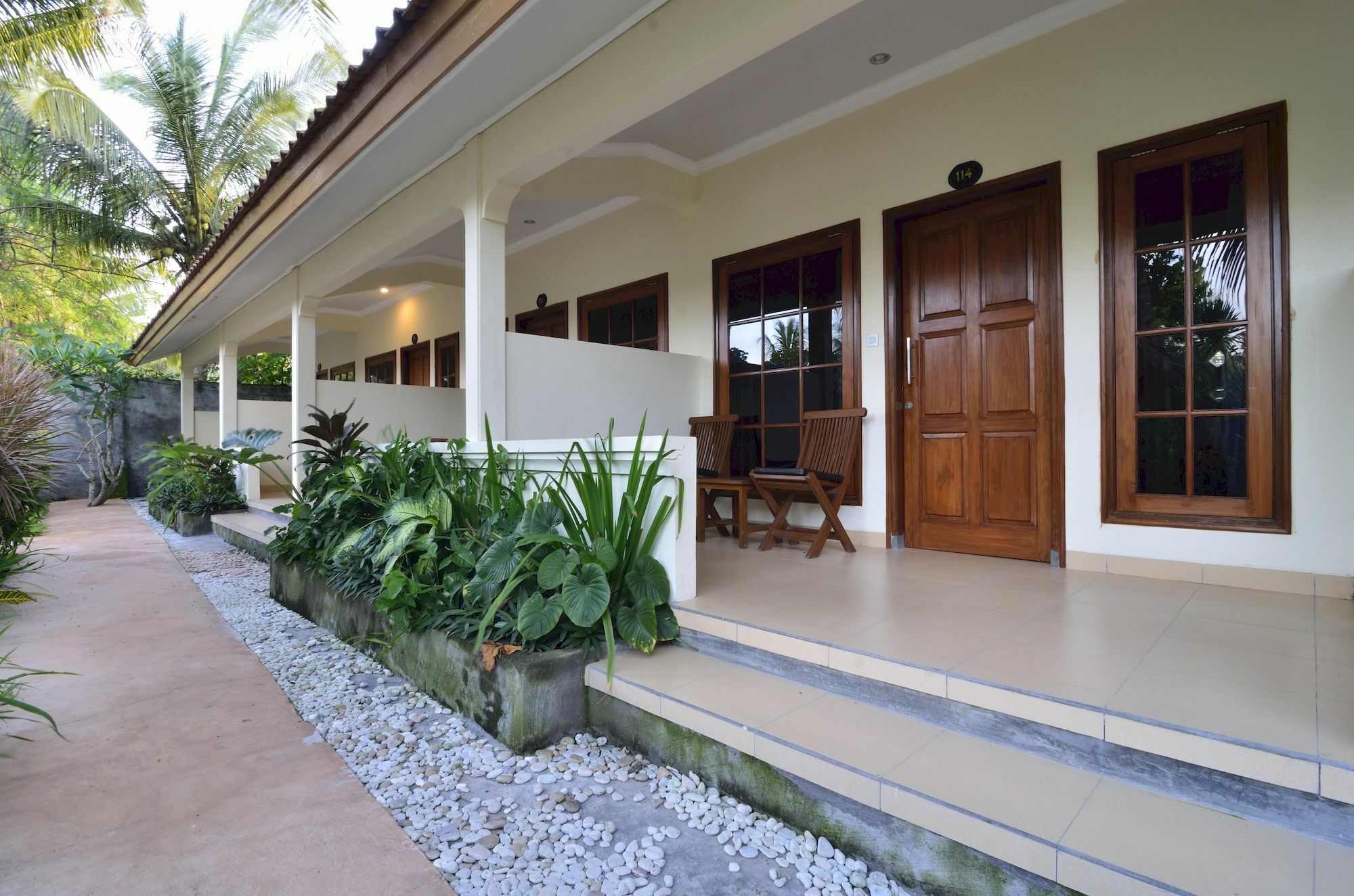 Segara Anak Bungalow & Restaurant Kuta  Exterior photo
